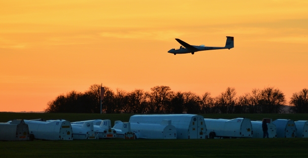 Glider finals in sunset
